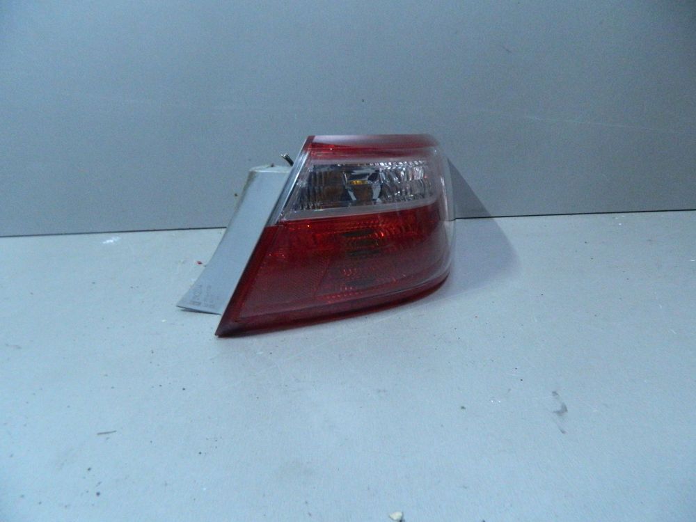 Фонарь TOYOTA CAMRY ACV40 Зад Прав 33100 (Контрактный) 33830054