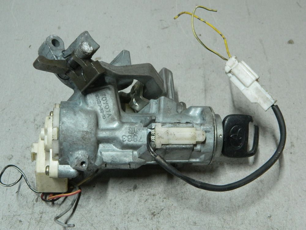Замок зажигания TOYOTA VISTA SV50 (Контрактный) 81532441