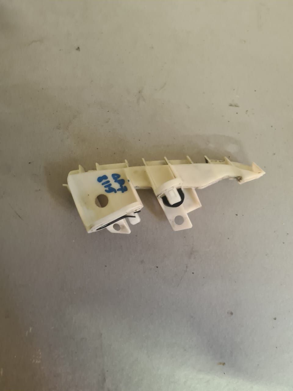 Крепление бампера SUBARU XV GP7 Зад Прав (контрактный) 1042630031