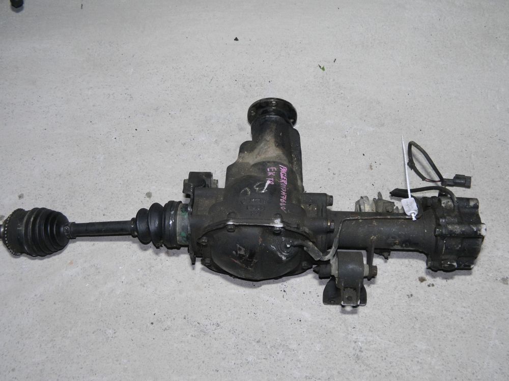 Редуктор MITSUBISHI PAJERO IO H67W Перед (Контрактный) 69586002