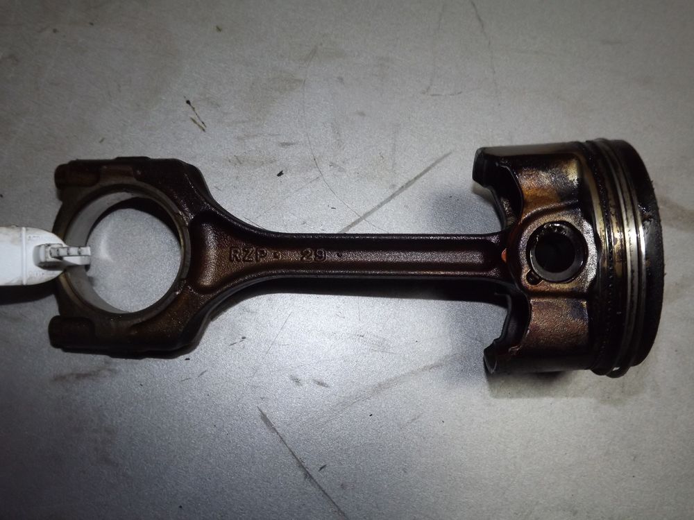 Поршень c шатуном HONDA R20A (Контрактный) 35023640