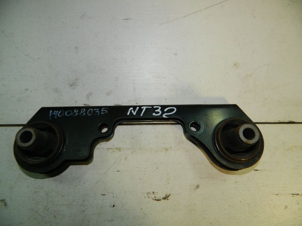 Крепление редуктора NISSAN X-TRAIL NT32 (Контрактный) 140088035