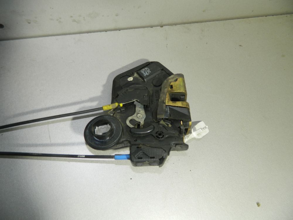 Замок двери TOYOTA COROLLA E120 Зад Прав (Б/У) 45993949