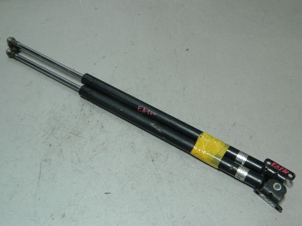 Амортизатор багажника MITSUBISHI LEGNUM EA1W (Контрактный) 81528846