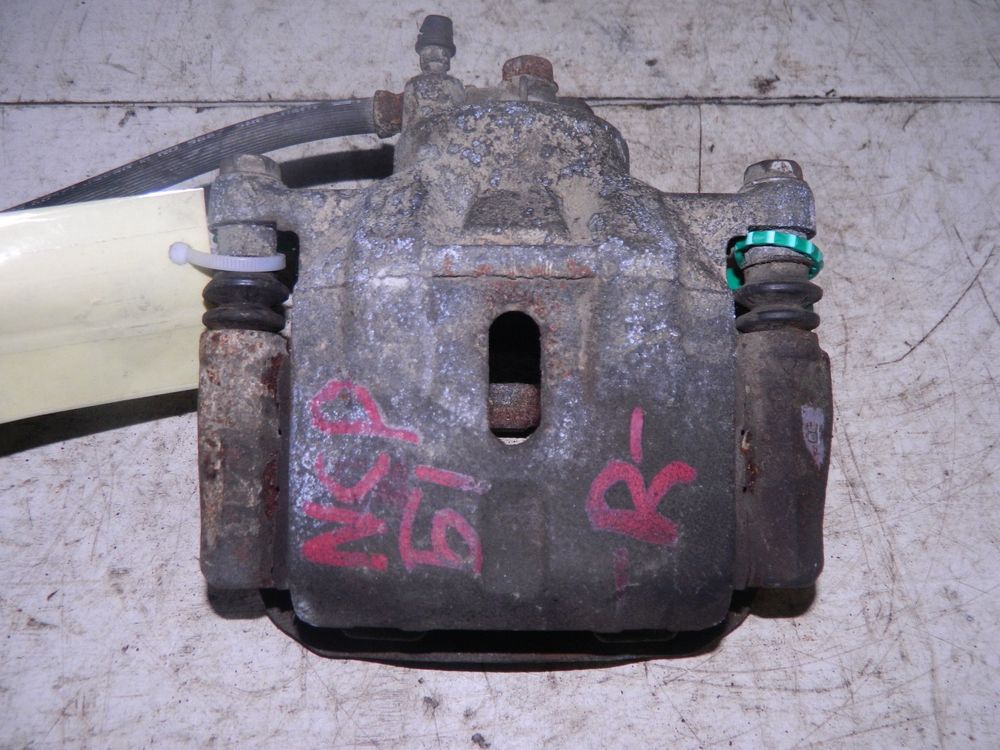Суппорт TOYOTA IST NCP61 Перед Прав (Контрактный) 81540007