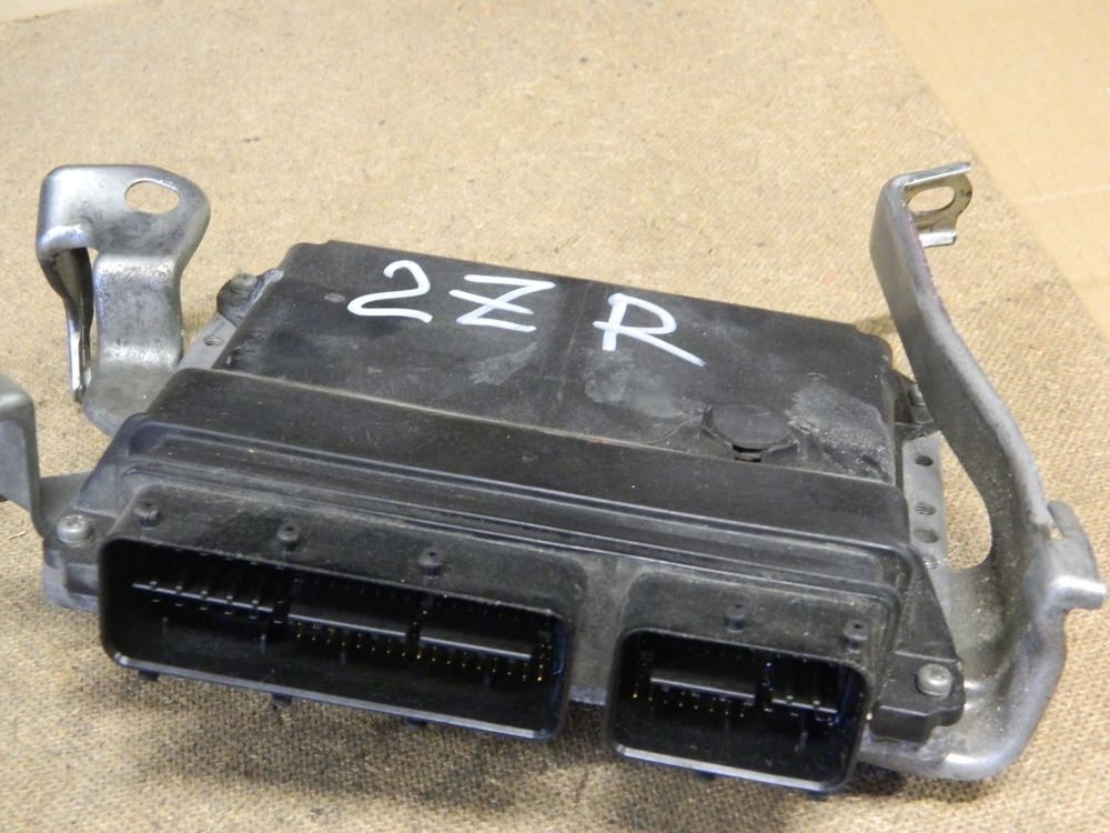 Блок управления ДВС TOYOTA WISH 2ZRFAE (Контрактный) 79590805