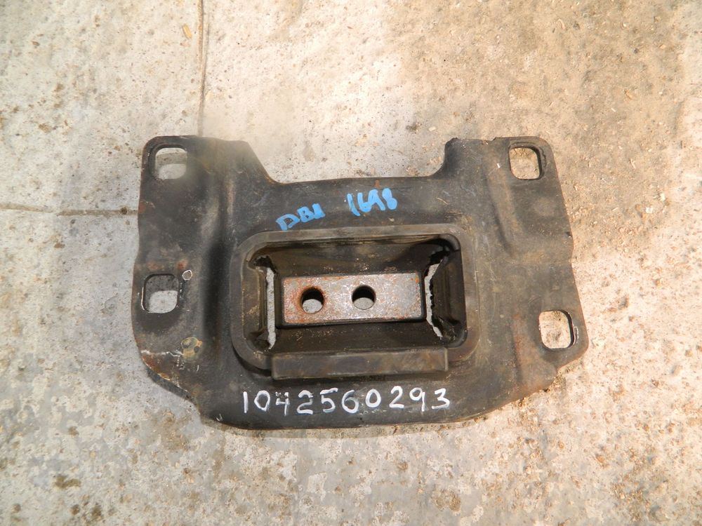 Подушка двигателя MAZDA AXELA BLEFP Лев (Контрактный) 1042560293