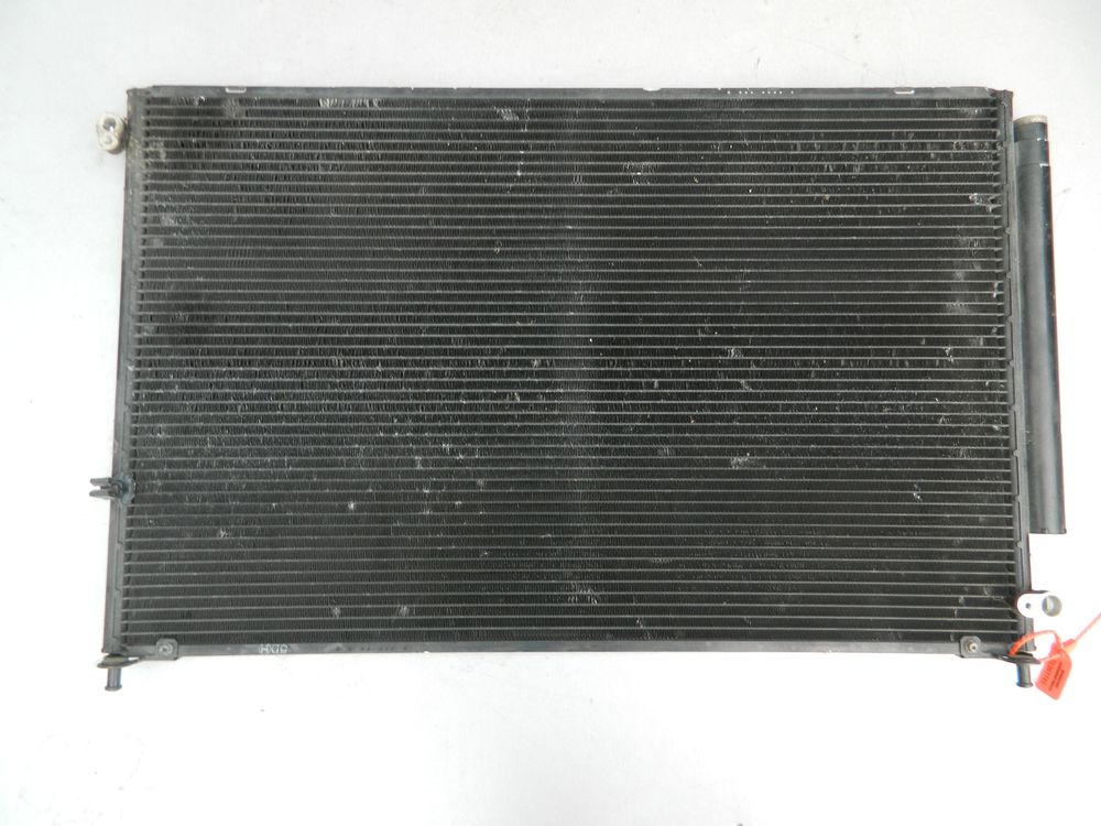 Радиатор кондиционера TOYOTA VOXY AZR65G (Контрактный) 72367748