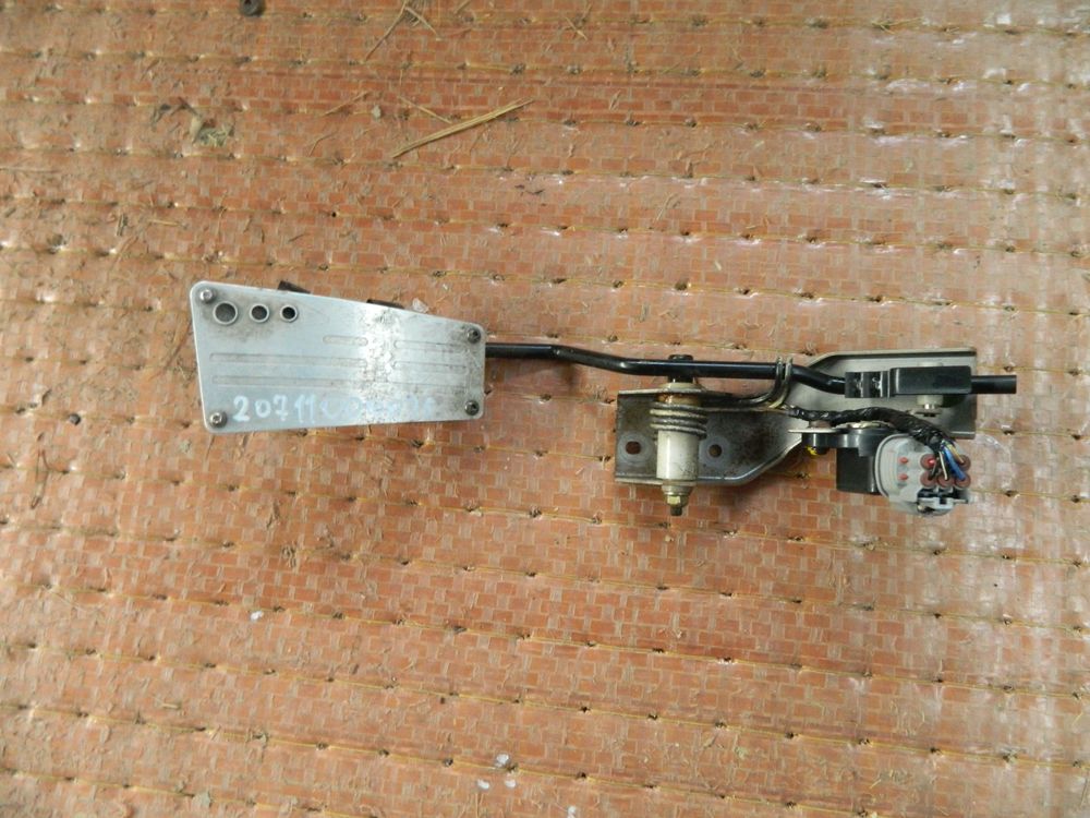 Педаль газа NISSAN X-TRAIL NT30 (Контрактный) 20711000026