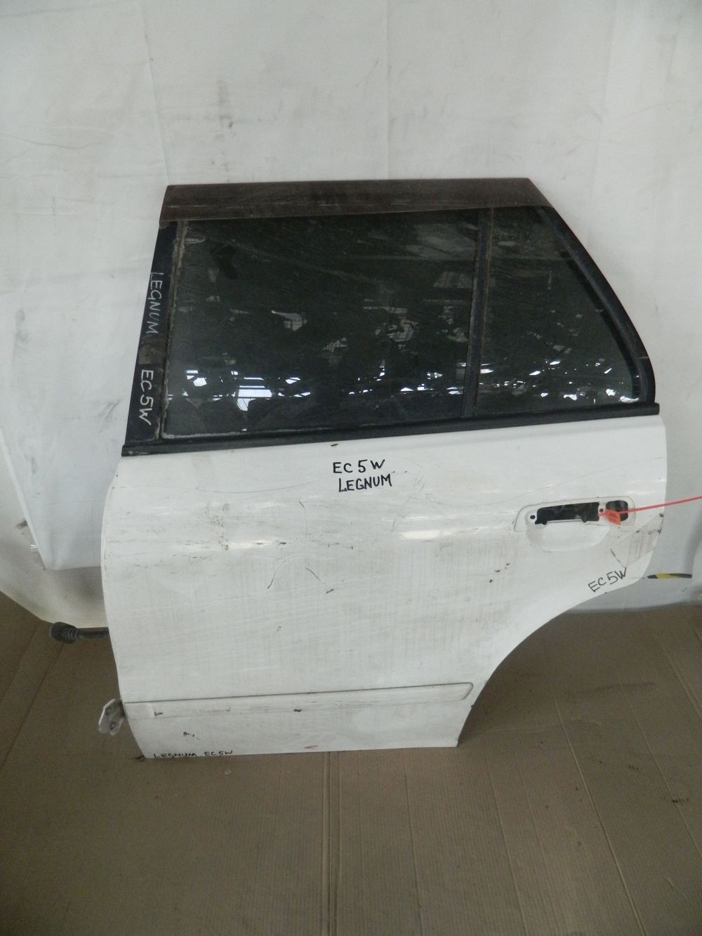 Дверь MITSUBISHI LEGNUM EC5W Зад Лев (Контрактный) 65243257