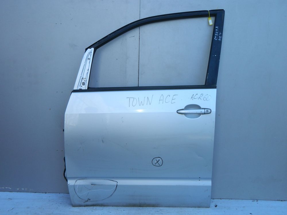 Дверь TOYOTA NOAH AZR60 Перед Лев (Контрактный) 40951898