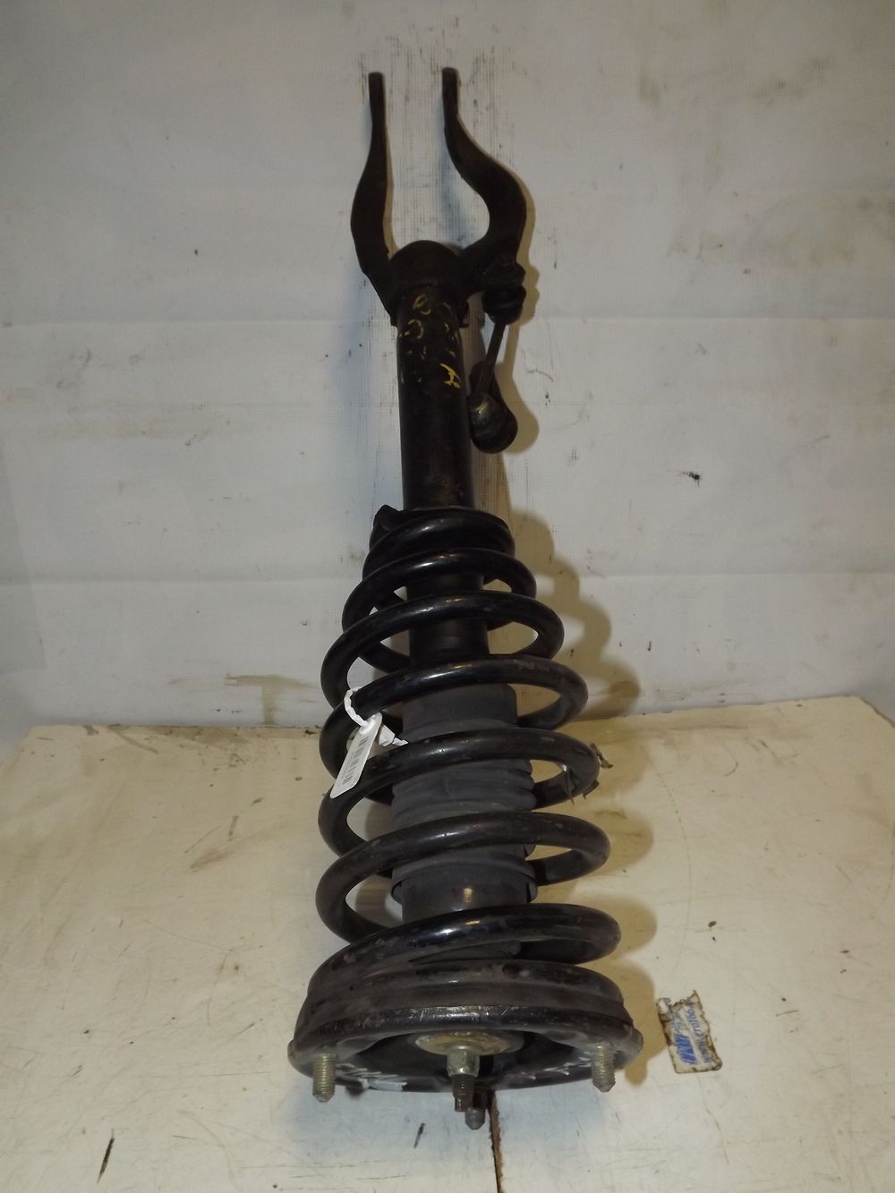 Стойка подвески MITSUBISHI DIAMANTE F31A Перед Прав (Контрактный) 35023569