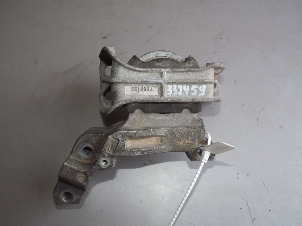 Подушка двигателя NISSAN JUKE YF15 Прав. (Контрактный) 45993257