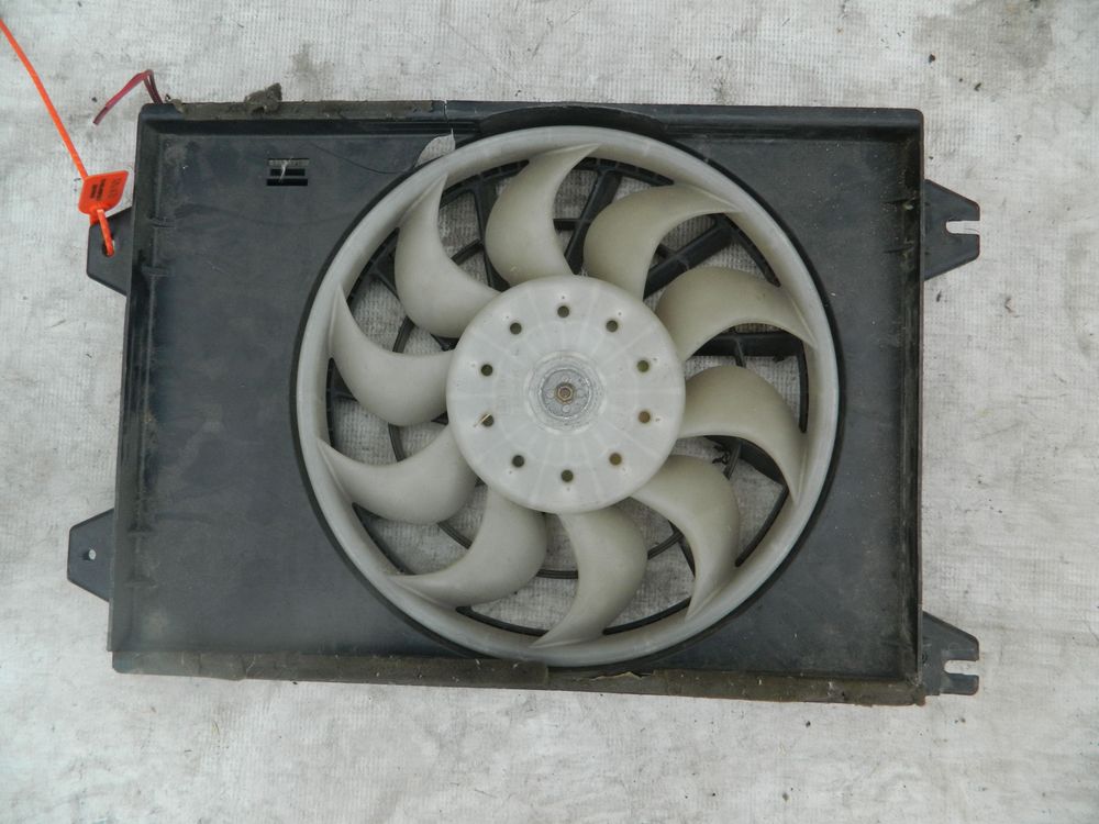 Диффузор радиатора MITSUBISHI PAJERO iO H76W (Контрактный) 72367921