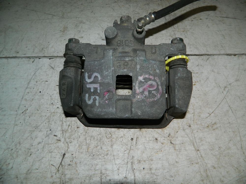 Суппорт SUBARU FORESTER SF5 Зад.Прав (Контрактный) 79773420