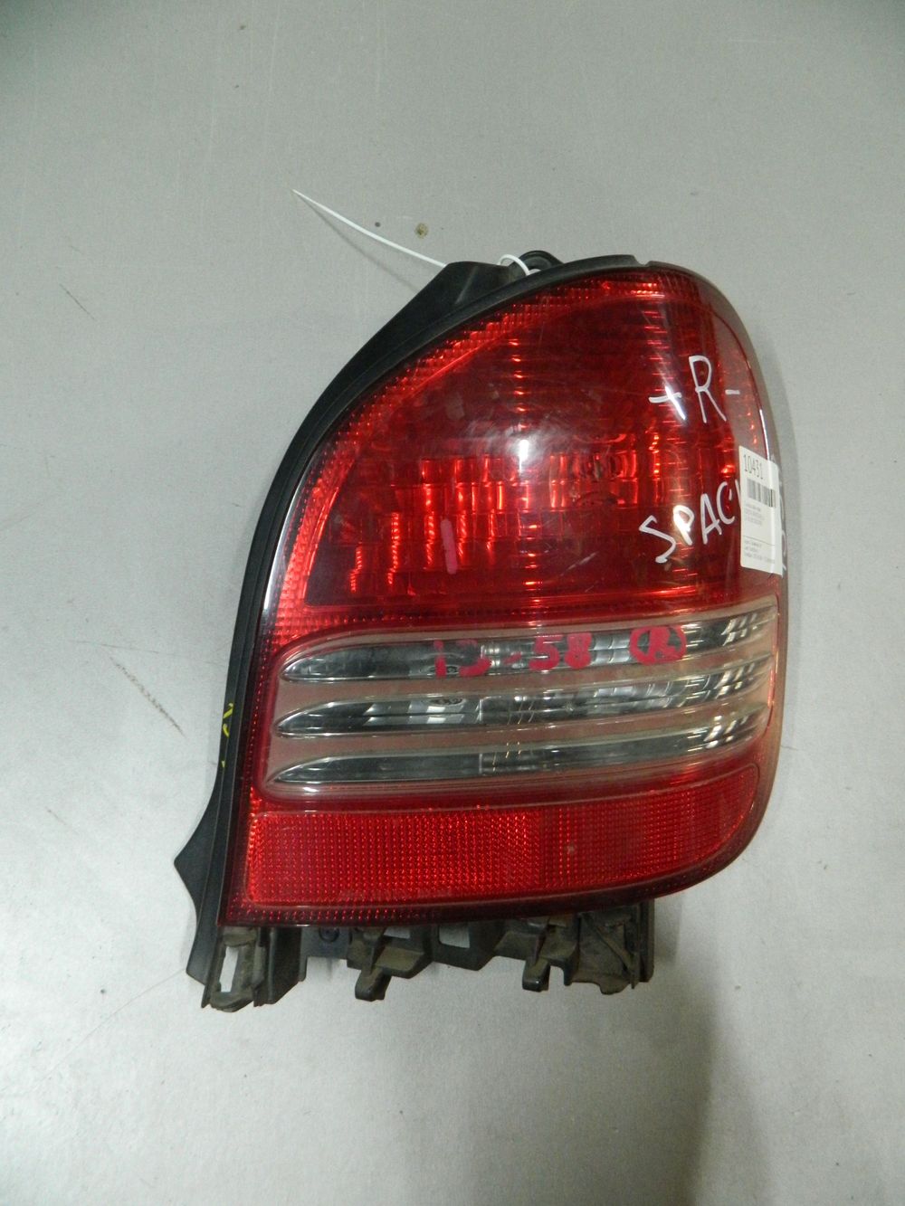 Фонарь TOYOTA COROLLA SPACIO AE111 Задн Прав 1358 (Контрактный) 03344247