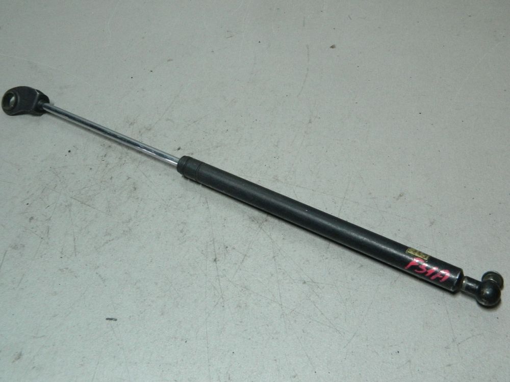 Амортизатор багажника MITSUBISHI DIAMANTE F31A Прав (Контрактный) 81528826