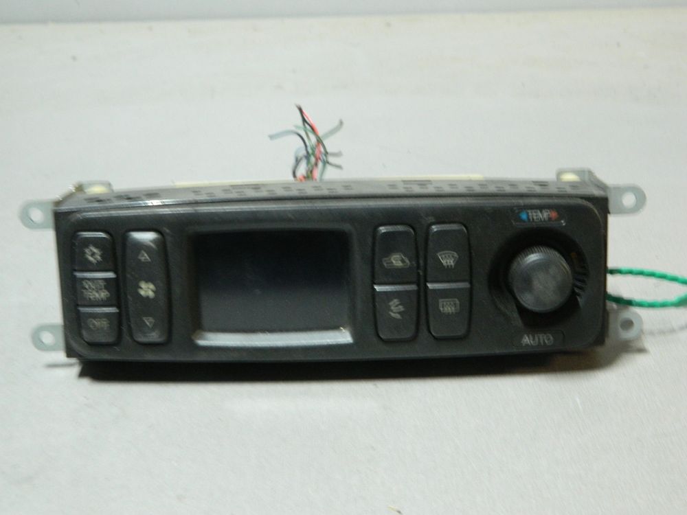 Блок управления климат-контролем MITSUBISHI LEGNUM EA1W (Контрактный) 81540611