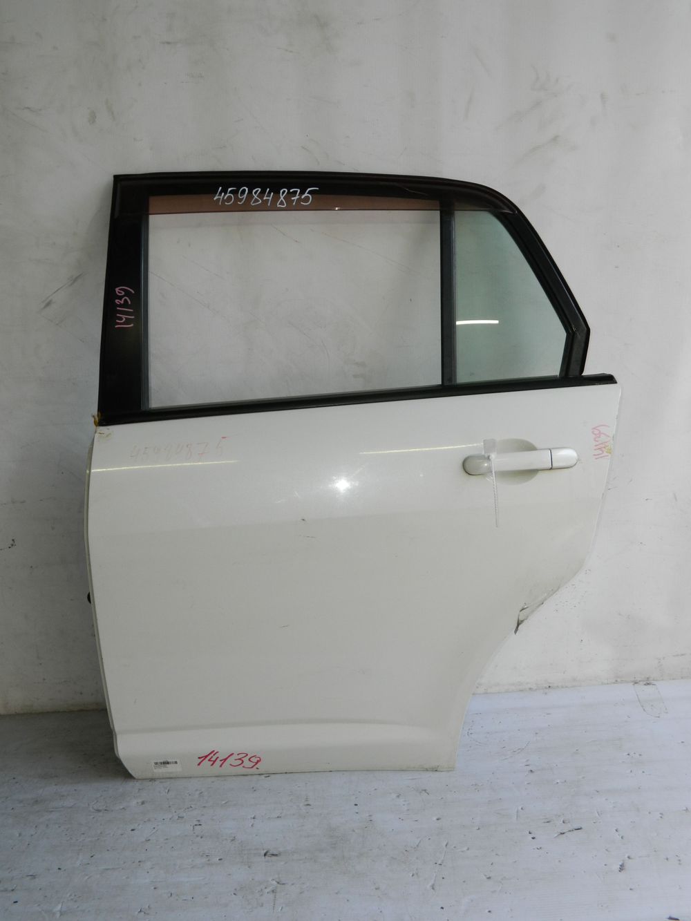 Дверь NISSAN TIIDA SC11 Зад Лев (Контрактный) 45984875