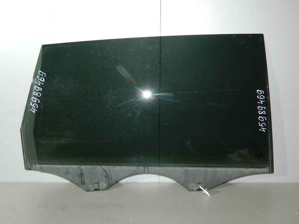 Стекло двери AUDI Q7 4L BAR Зад Прав (Б/У)