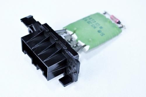 Резистор вентилятора отопителя DOMINANT PE64050XR