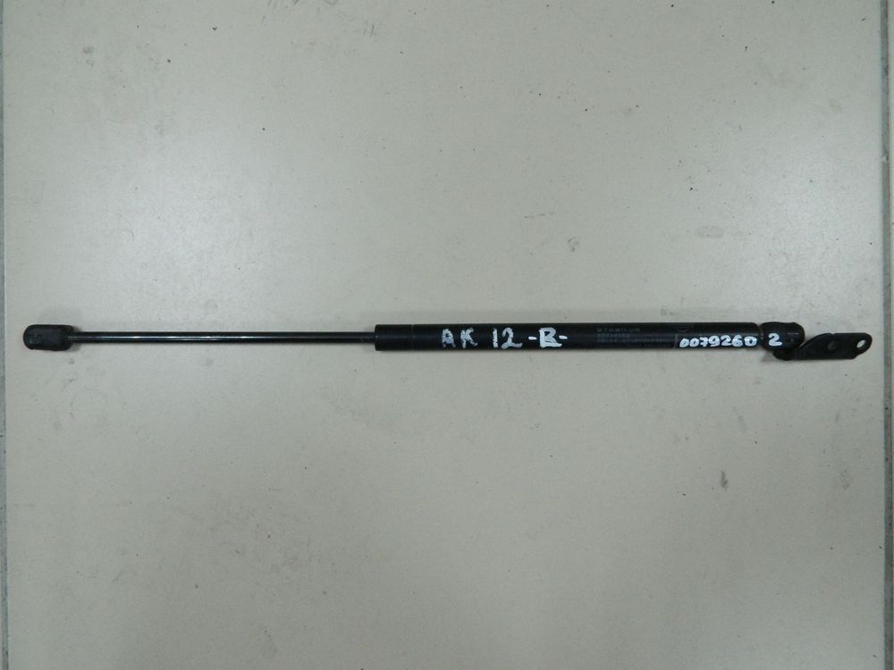 Амортизатор багажника NISSAN MARCH AK12 Лев (Контрактный) 81528911