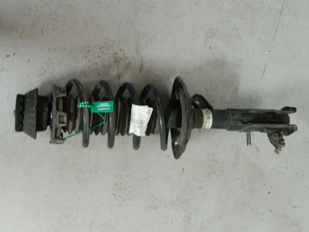 Стойка подвески HONDA FREED SPIKE GB3 Перед Прав (Контрактный) 79586972