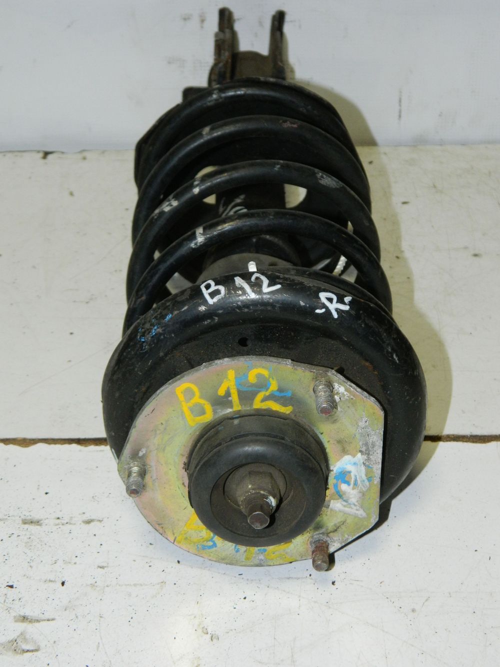 Стойка подвески NISSAN SUNNY B12 Перед Прав (Контрактный) 45989713