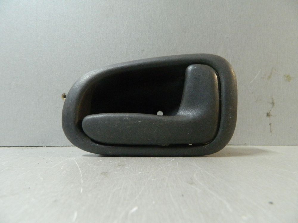 Ручка двери внутренняя TOYOTA COROLLA AE100 Прав (Контрактный) 81528352