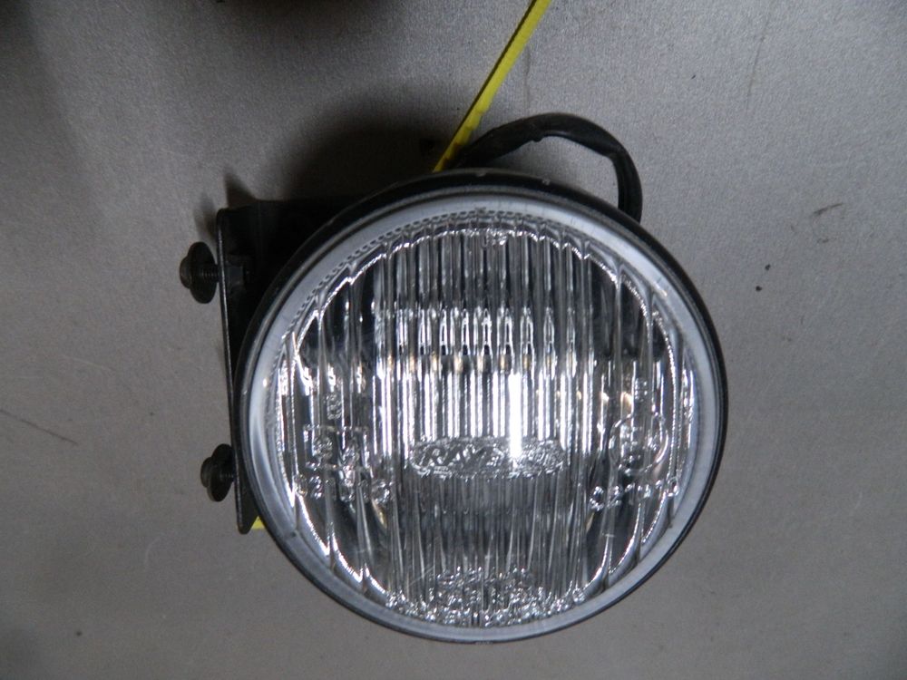 Фара противотуманная NISSAN MARCH K11 Перед Лев (Контрактный) 79768611