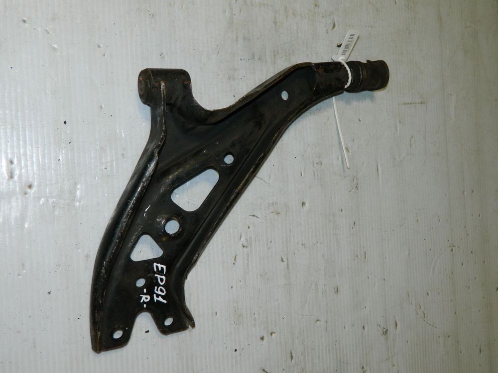 Рычаг подвески TOYOTA STARLET EP91 Перед Прав (Контрактный) 45992567