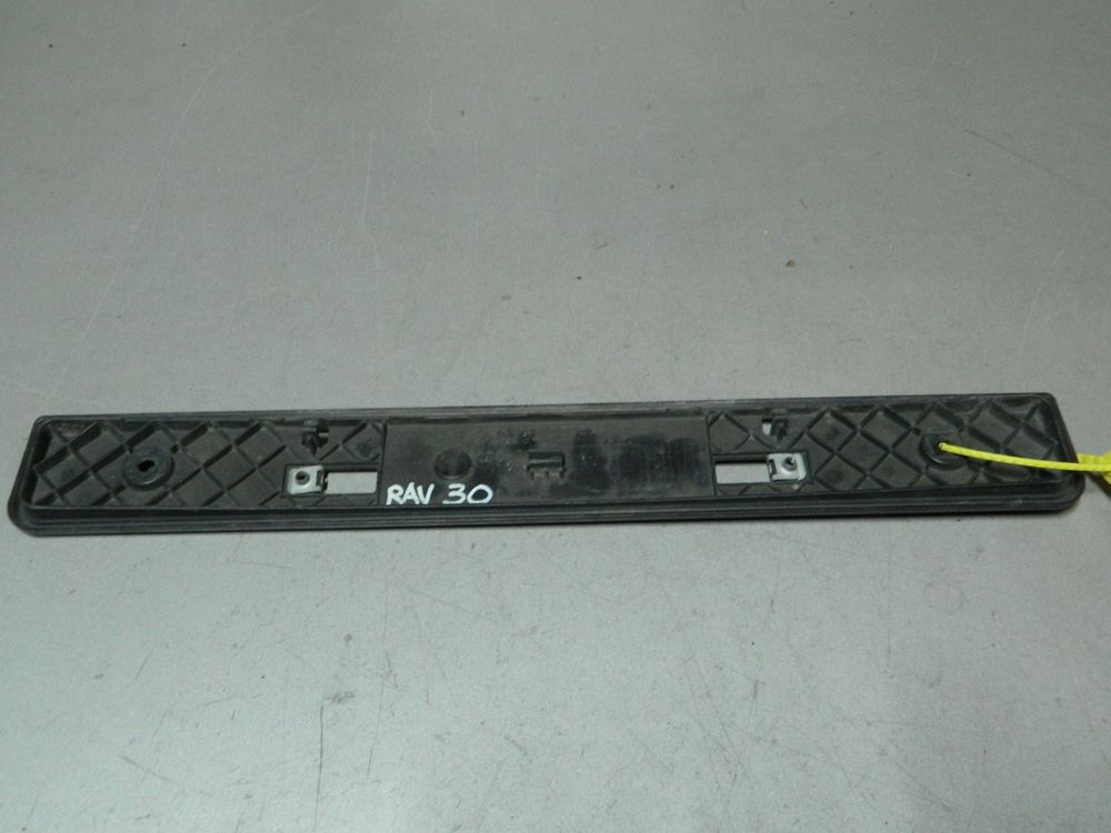 Площадка под номерной знак TOYOTA RAV4 ACA30 (Контрактный) 79773485
