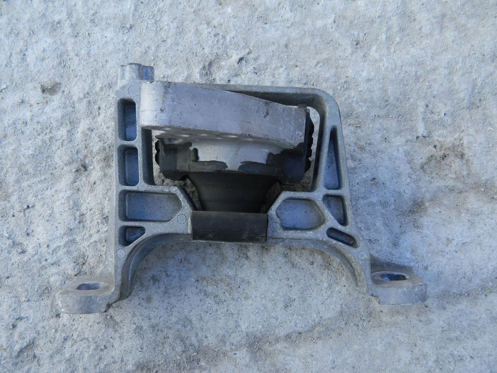 Подушка двигателя MAZDA MAZDA3 BL Прав (Контрактный) 26027770