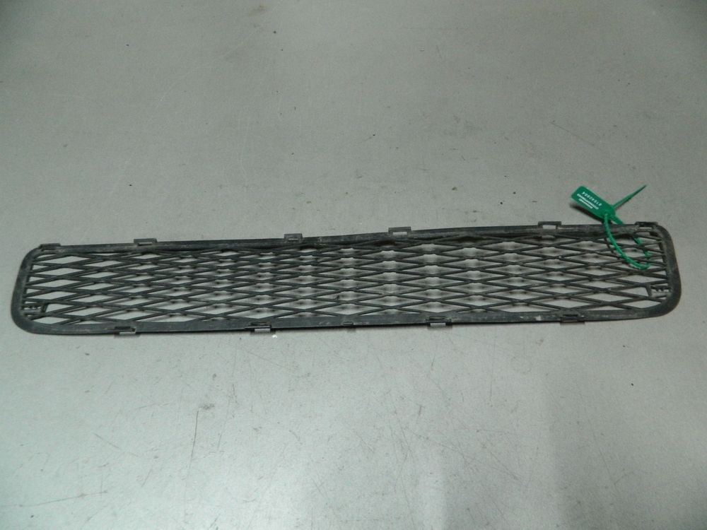 Решетка бампера TOYOTA YARIS SCP90 (Контрактный) 81540864