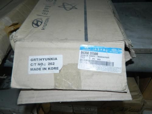 Решетка радиатора HYUNDAI/KIA 863502E500