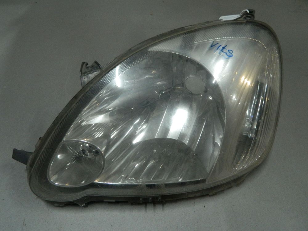 Фара TOYOTA VITZ SCP13 Перед Лев 52046 (Контрактный) 68000718