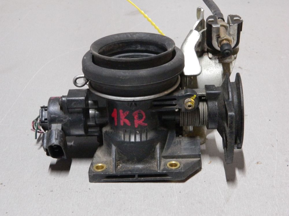 Дроссельная заслонка TOYOTA 1KRFE (Контрактный) 79780532