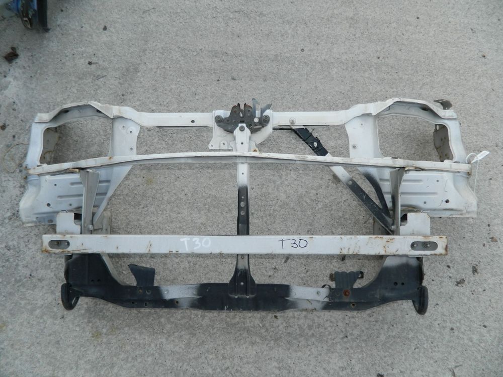 Рамка радиатора NISSAN X-TRAIL T30 (Контрактный) 35015226