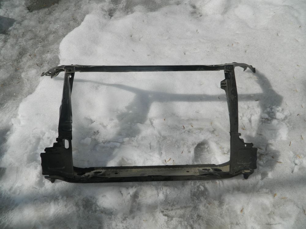Рамка радиатора TOYOTA 5320142050 RAV4