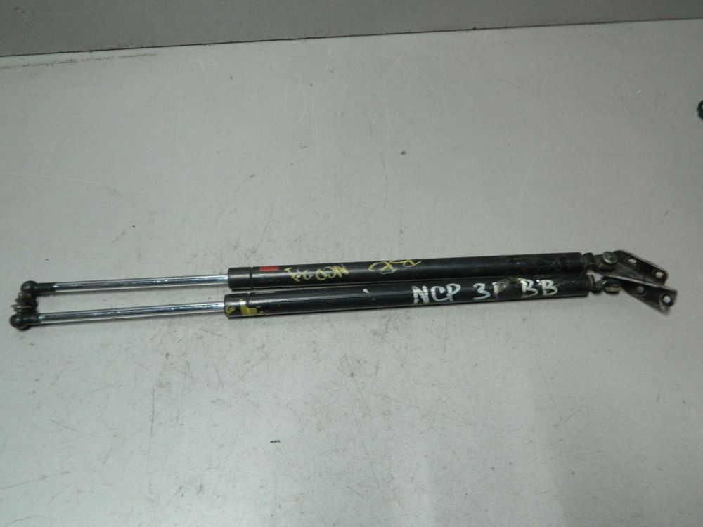 Амортизатор багажника TOYOTA BB NCP31 (Контрактный) 81532201