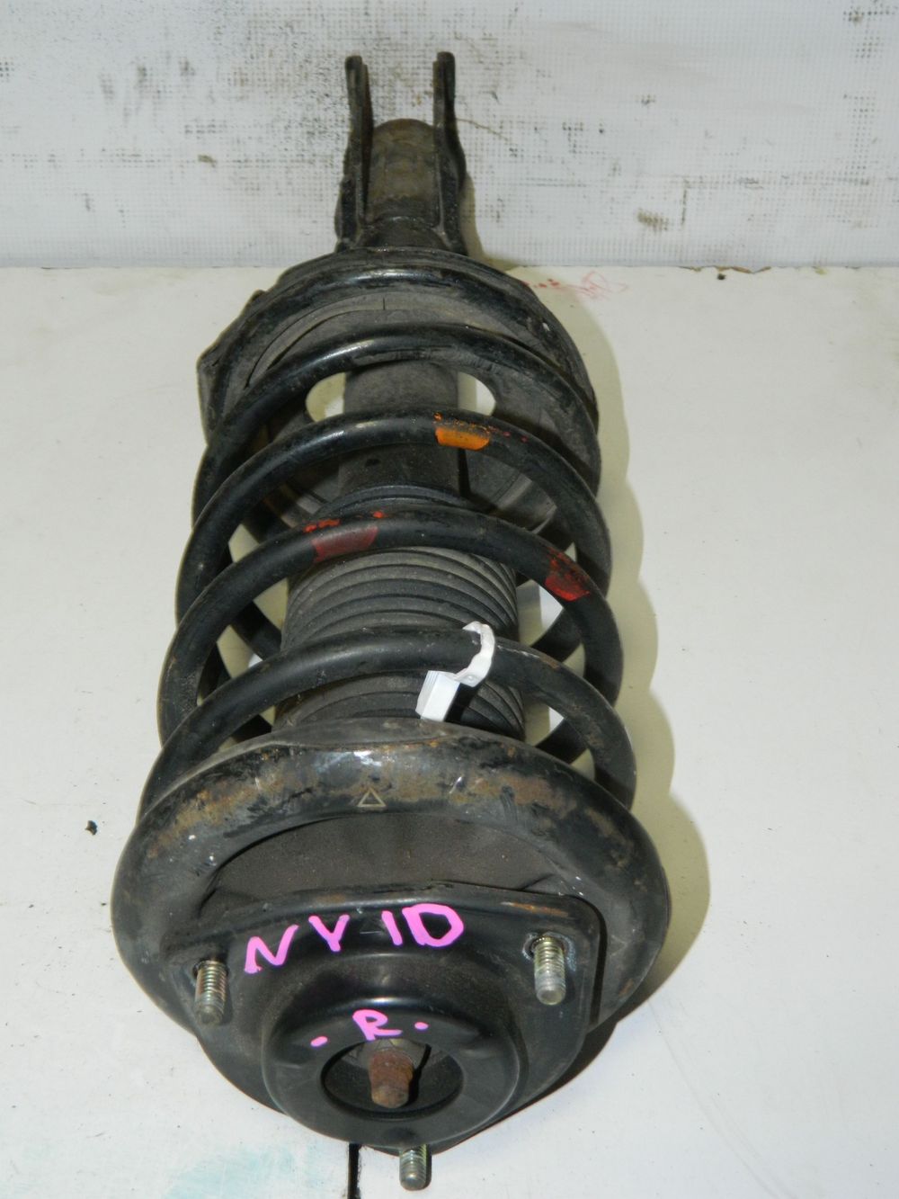 Стойка подвески NISSAN AD Y10 GA15DS Перед Прав (Контрактный) 45989064