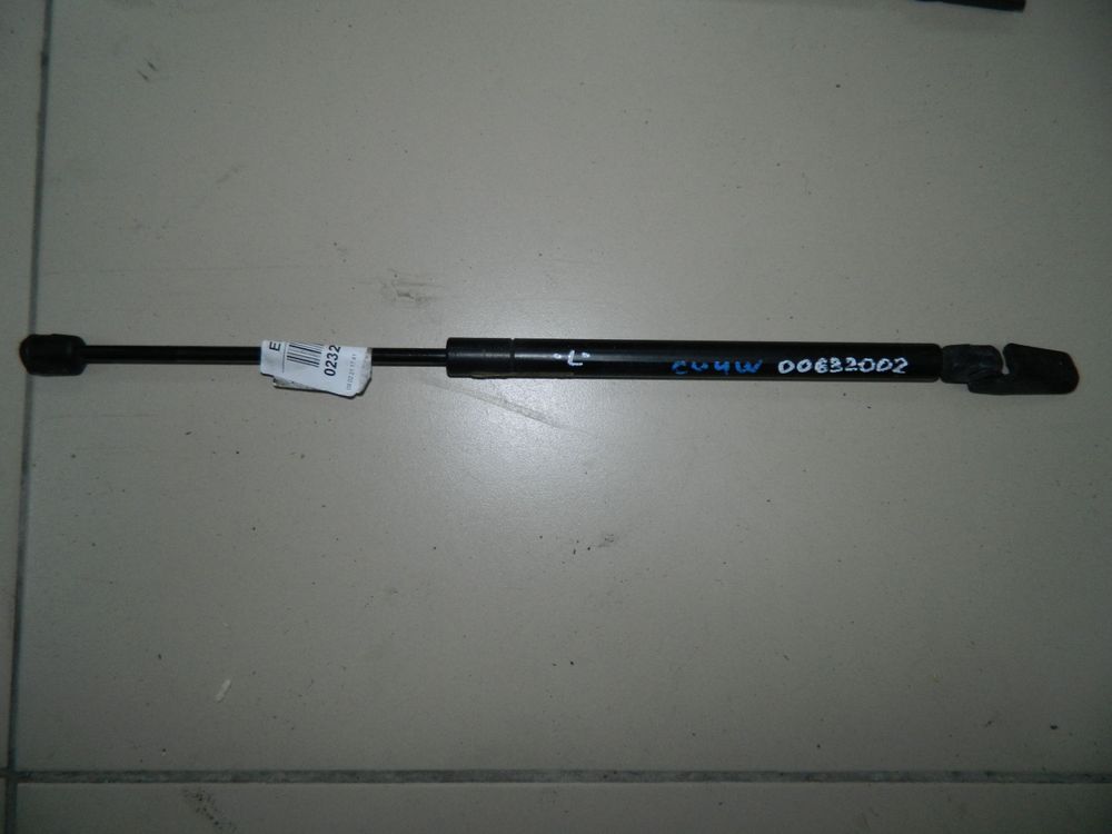 Амортизатор багажника MITSUBISHI AIRTREK CU4W Лев (Контрактный) 81528941