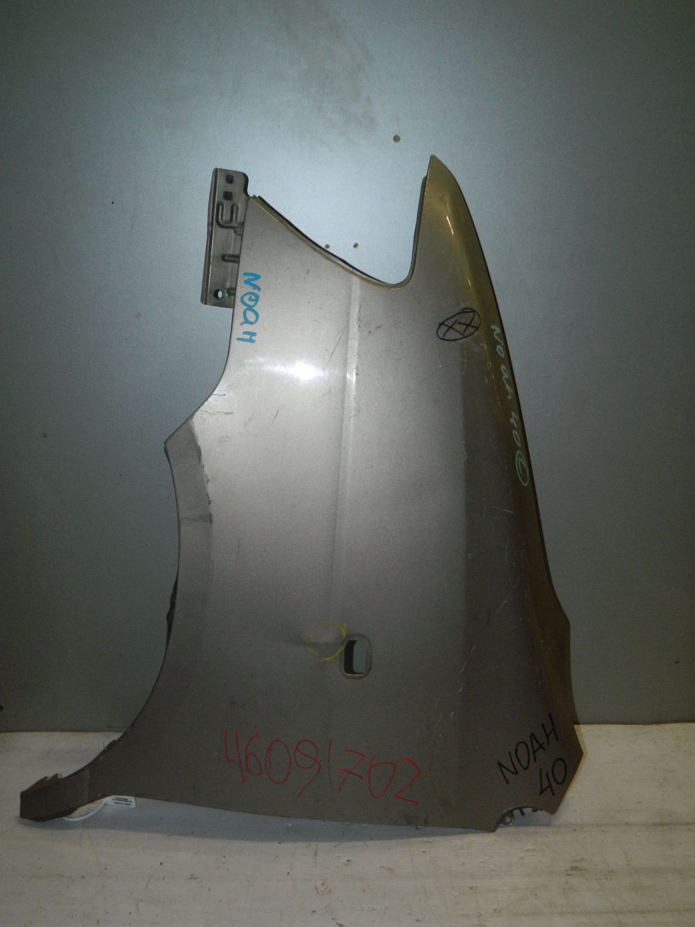 Крыло TOYOTA TOWN ACE NOAH SR40 Перед Лев (Контрактный) 46091702