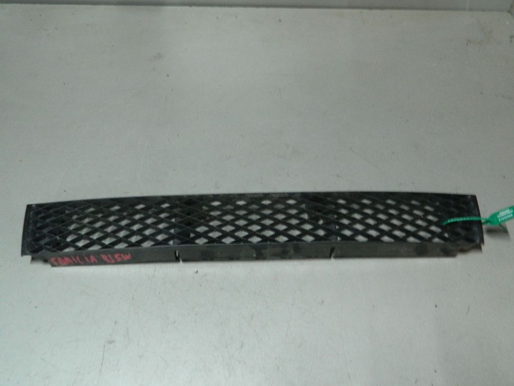 Решетка бампера MAZDA FAMILIA BJ5W (Контрактный) 81540880