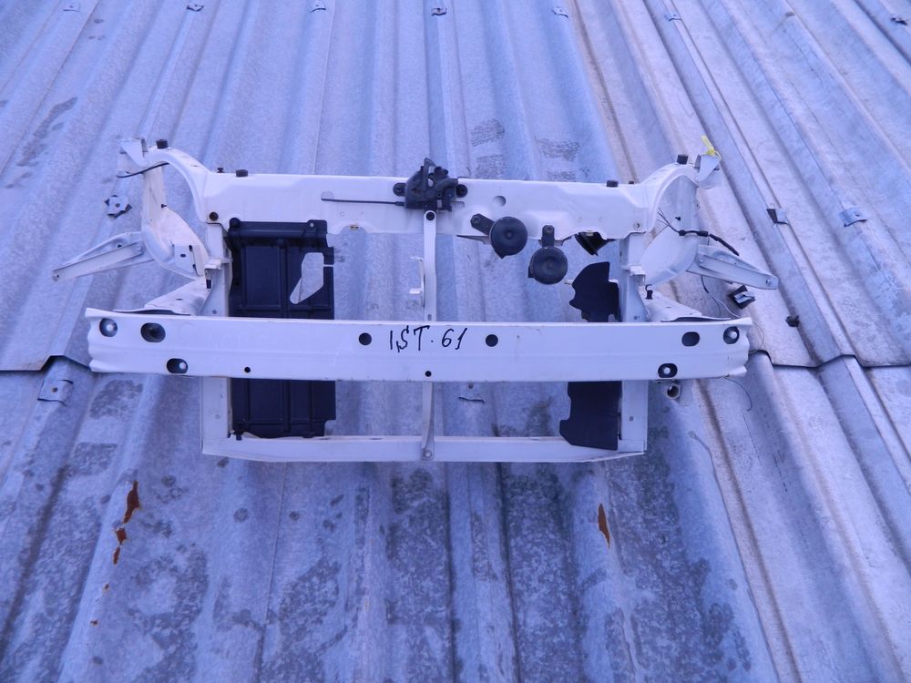 Рамка радиатора TOYOTA IST NCP61 (Контрактный) 79773591