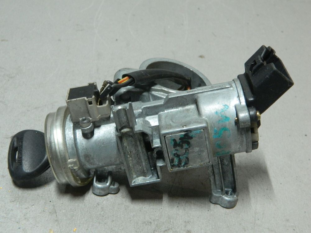 Замок зажигания MITSUBISHI LEGNUM EC5W (Контрактный) 81528791