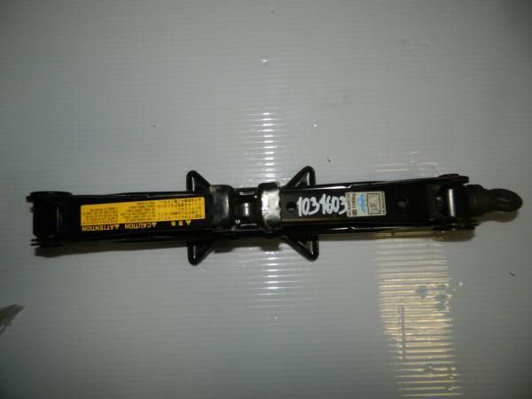 Домкрат HONDA 1100kg (Контрактный)