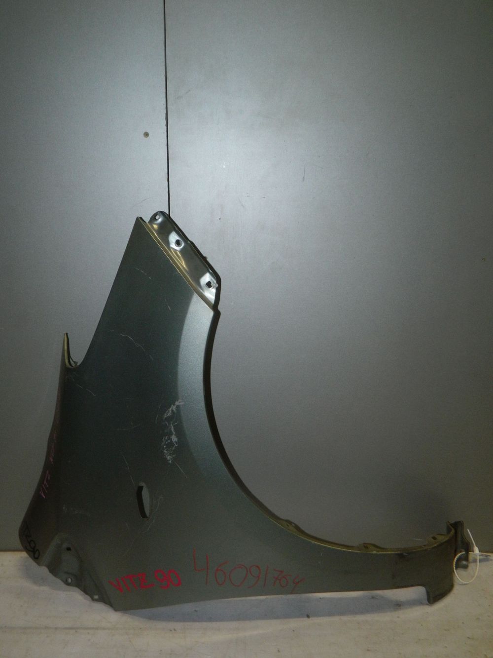 Крыло TOYOTA VITZ SCP90 Перед Прав (Контрактный) 46091764