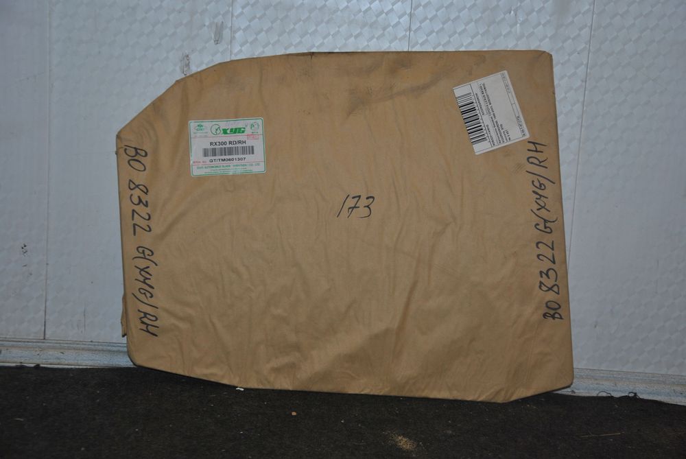 Стекло двери XYG GT/TM0601307 RX300 Зад Прав
