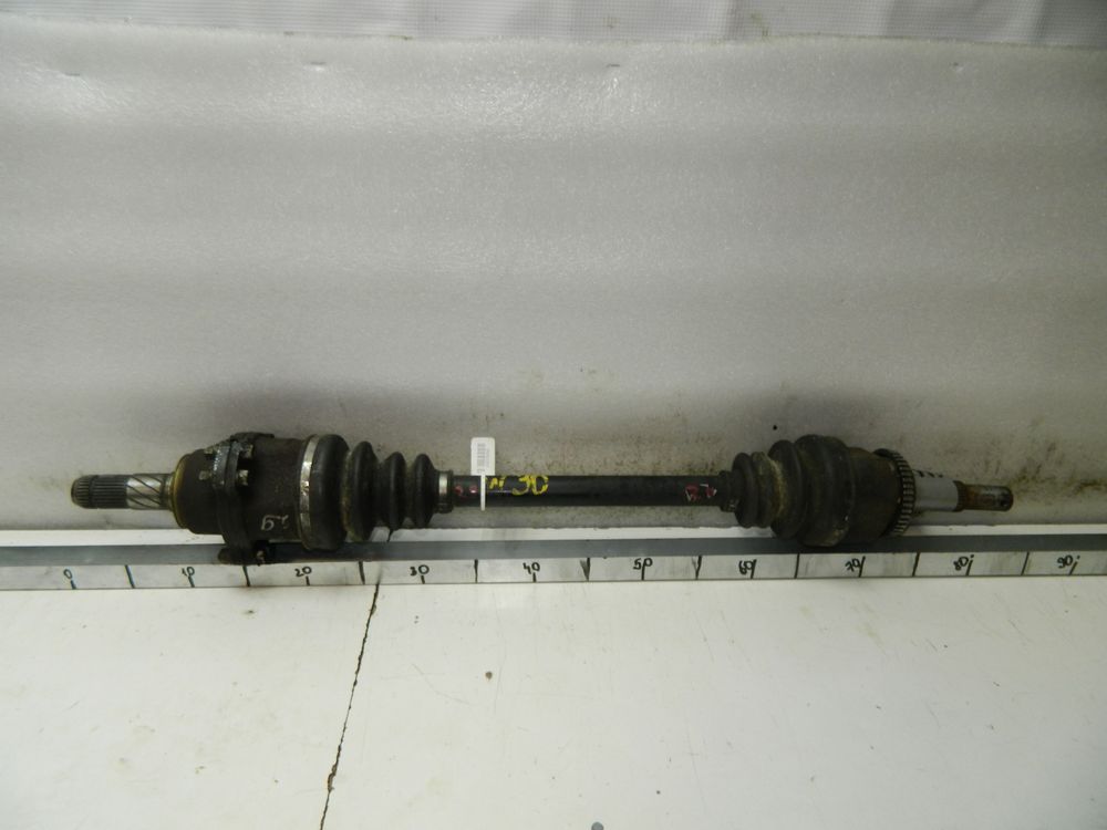 Привод NISSAN LARGO W30 CD20 Зад Прав (Контрактный) 35015656